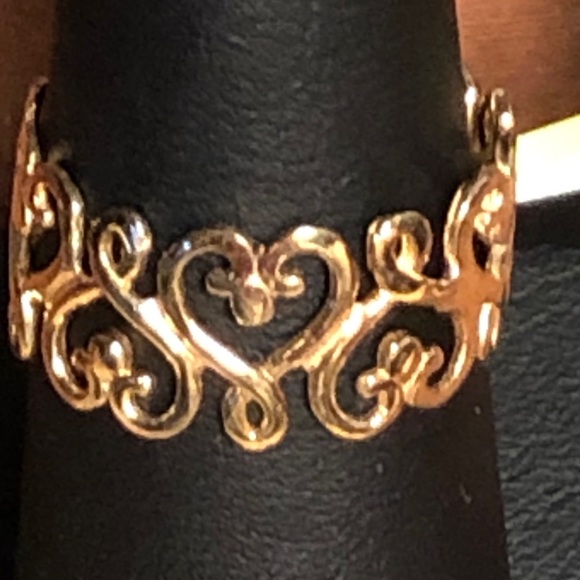 Jewelry - Double Heart Band w/ Fleur de Lis in Center Size 8